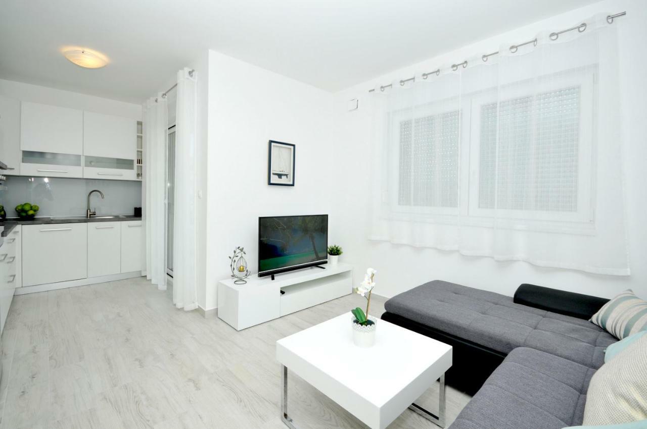 Apartments Town Τρογκίρ Εξωτερικό φωτογραφία