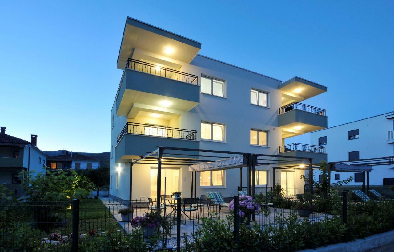 Apartments Town Τρογκίρ Εξωτερικό φωτογραφία