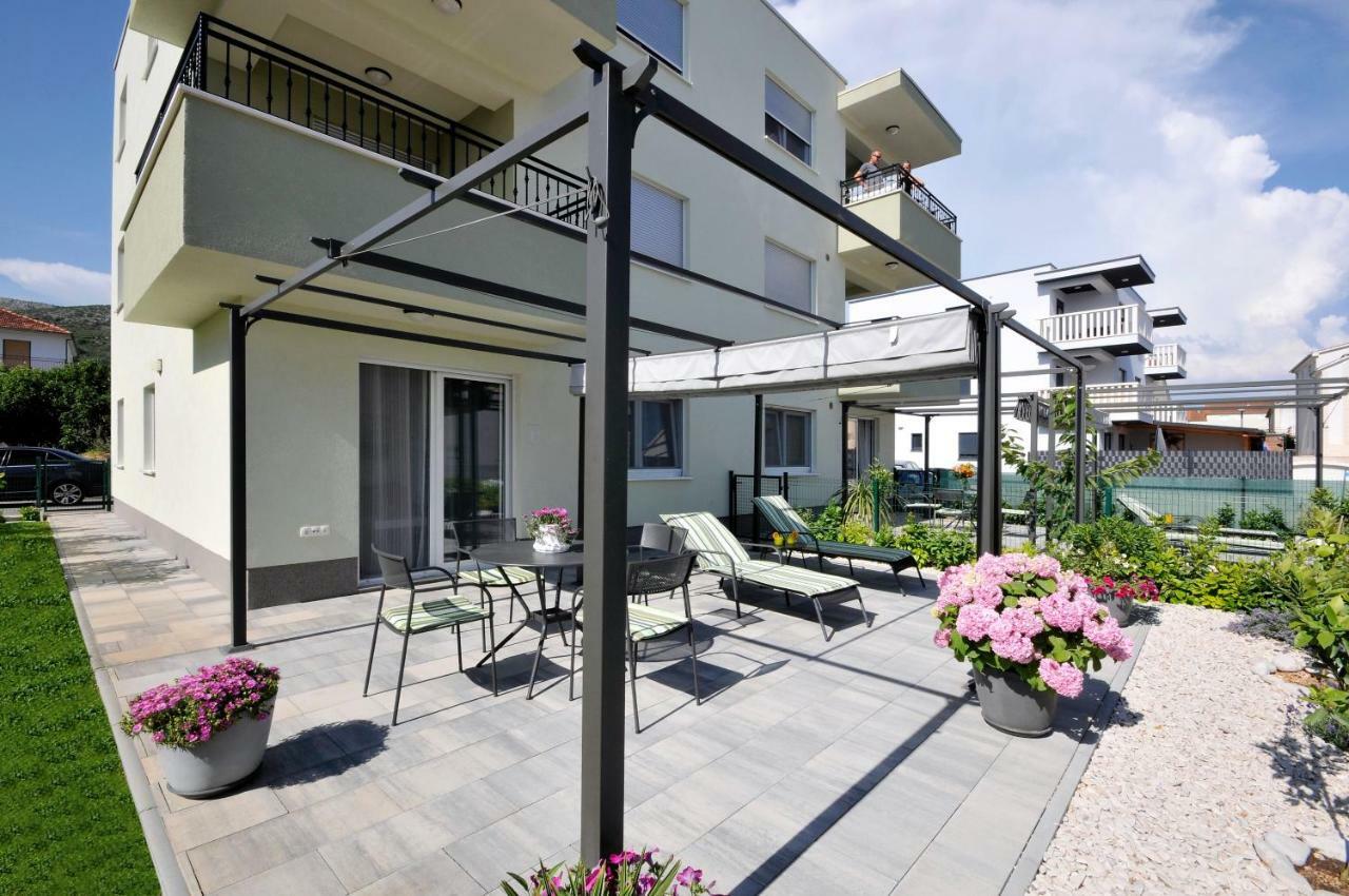 Apartments Town Τρογκίρ Εξωτερικό φωτογραφία